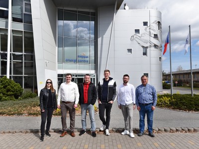 Návštevy dodávateľov a odborné semináre