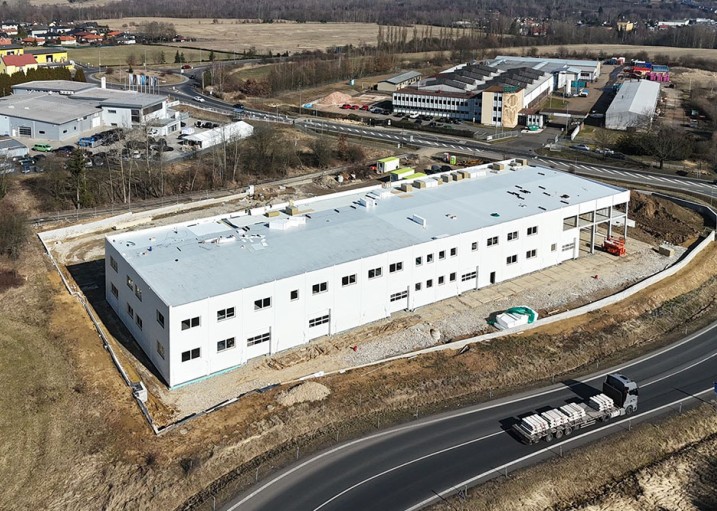 3 nové haly vo výstavbe – autoservis, sklad a záhradníctvo (2026)